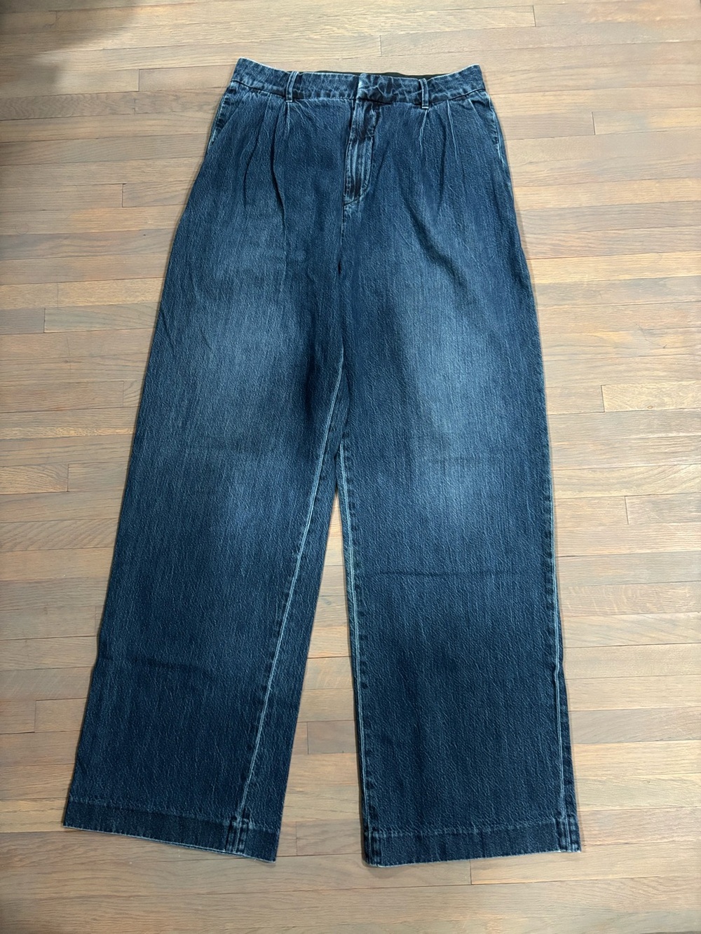 721. AE77 Classic Pleated Wide-Leg Jeans in Dark Indigo